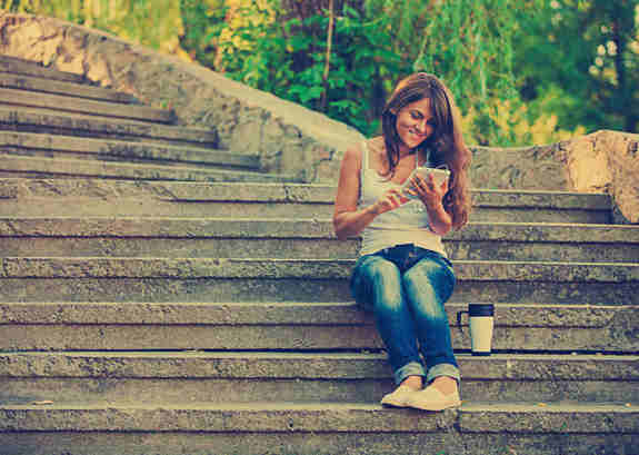 sustainable-woman-on-stairs